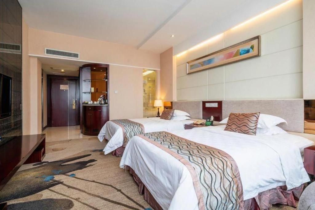Fortune Hotel Longyan Bagian luar foto