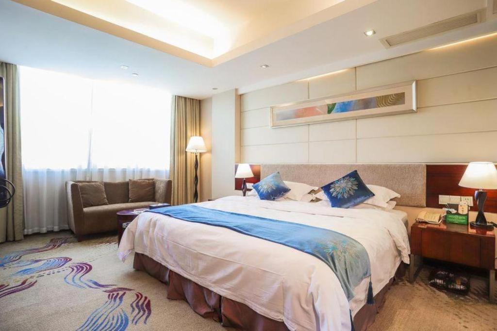 Fortune Hotel Longyan Bagian luar foto