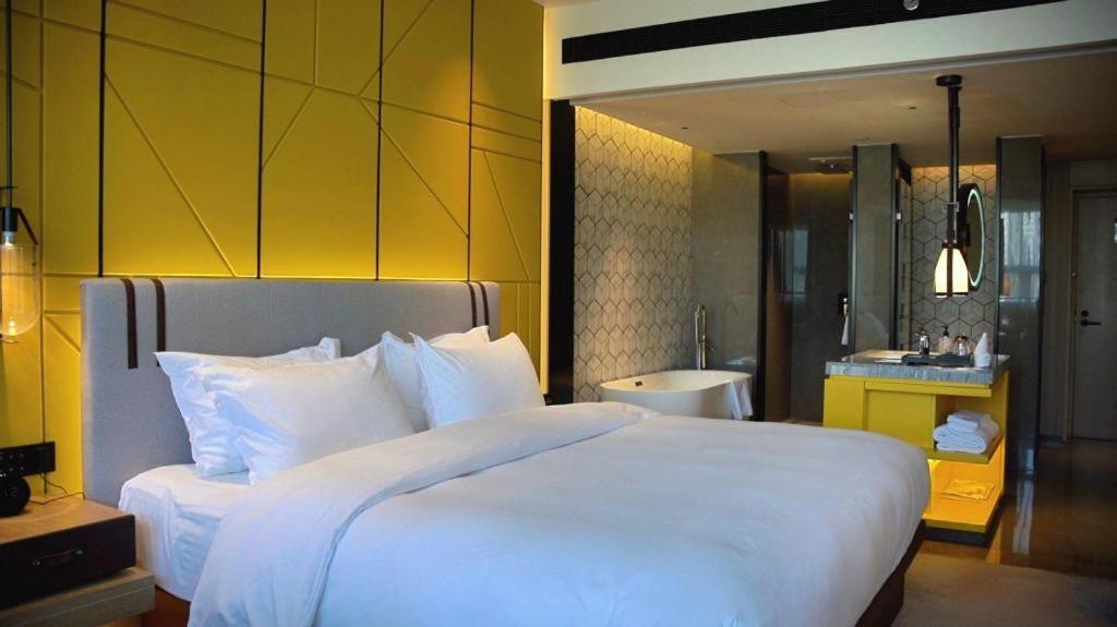Fortune Hotel Longyan Bagian luar foto